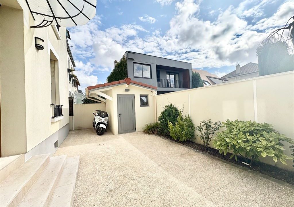 1024_7_-LFubfTSTf__QVR3y56EspVjbM9CCqGuavkZzIqqs