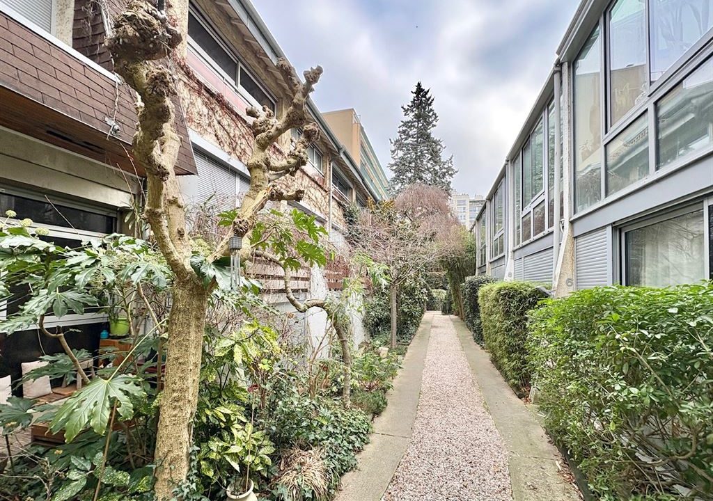 1024_xZboo7-OgWp3lT-m0iVUC6mc8EP1heXoStN-h-RMDSs