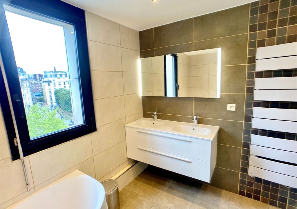 1024_rXhHIWWYQuylIZKsjIoxXt3s883nqR9QvwMSJ1EjaTg