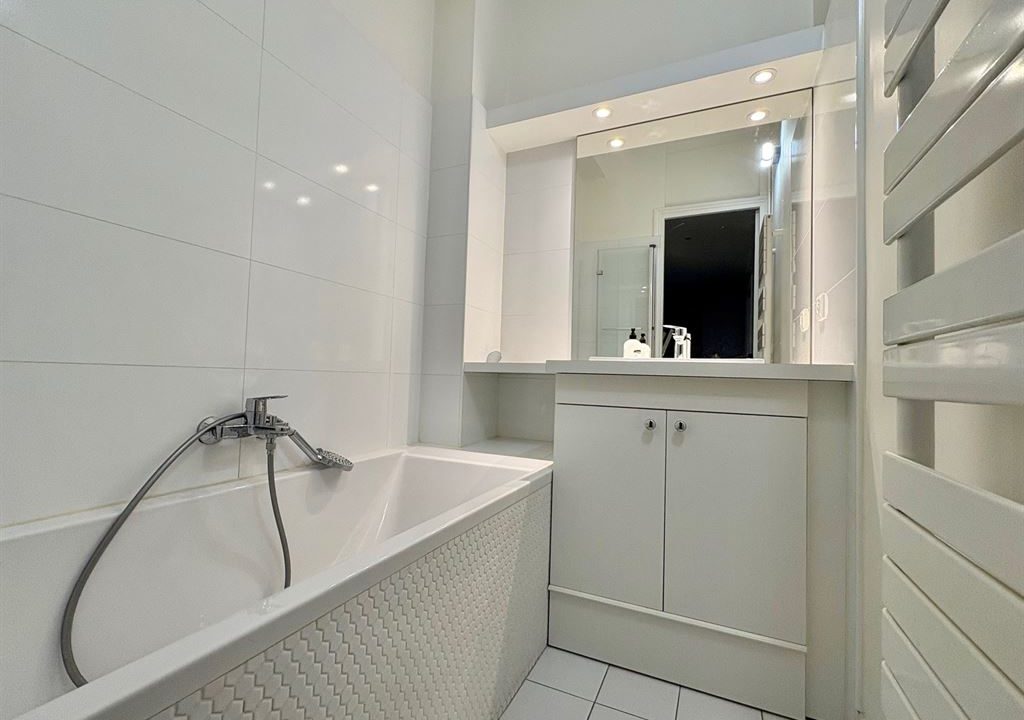 1024_-dH2t-hf3g4K668XYReTWC93W7vBNn2MBR5s6xepLdU