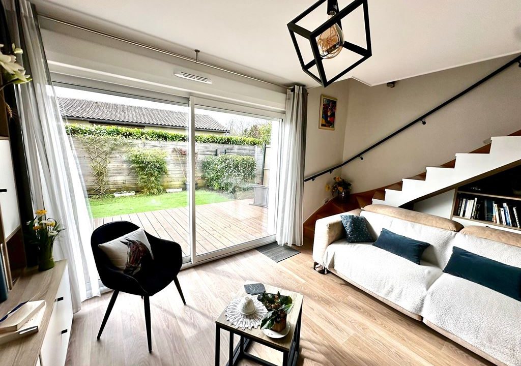 1024_9xhEpipHVpLqRx5ecyN8klq10kh-m9dbd9tw5CFcTRQ