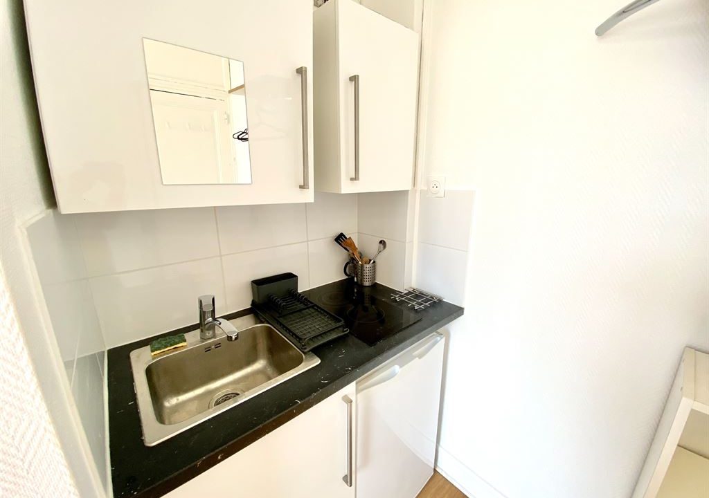 1024_L9D40Xqrr_0ySFTeU7FKYknRK8ddLXFLXvxnxrC325w