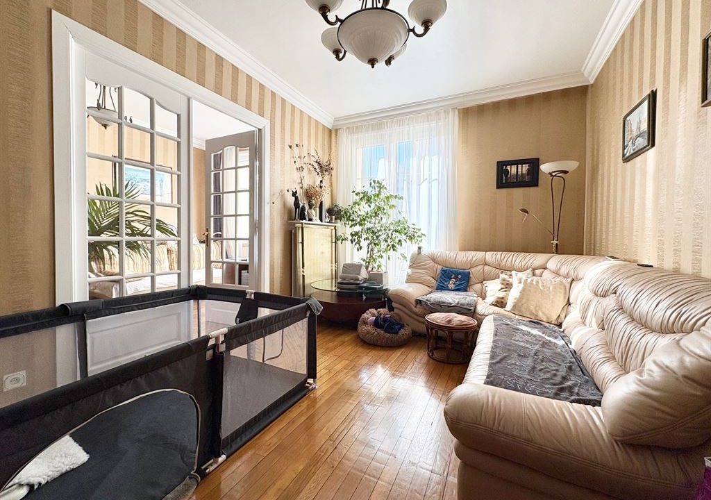 1024_asn0pRUrU1gw_BdhSHyKumbgwml85PaGlo9s3Q0t0CQ