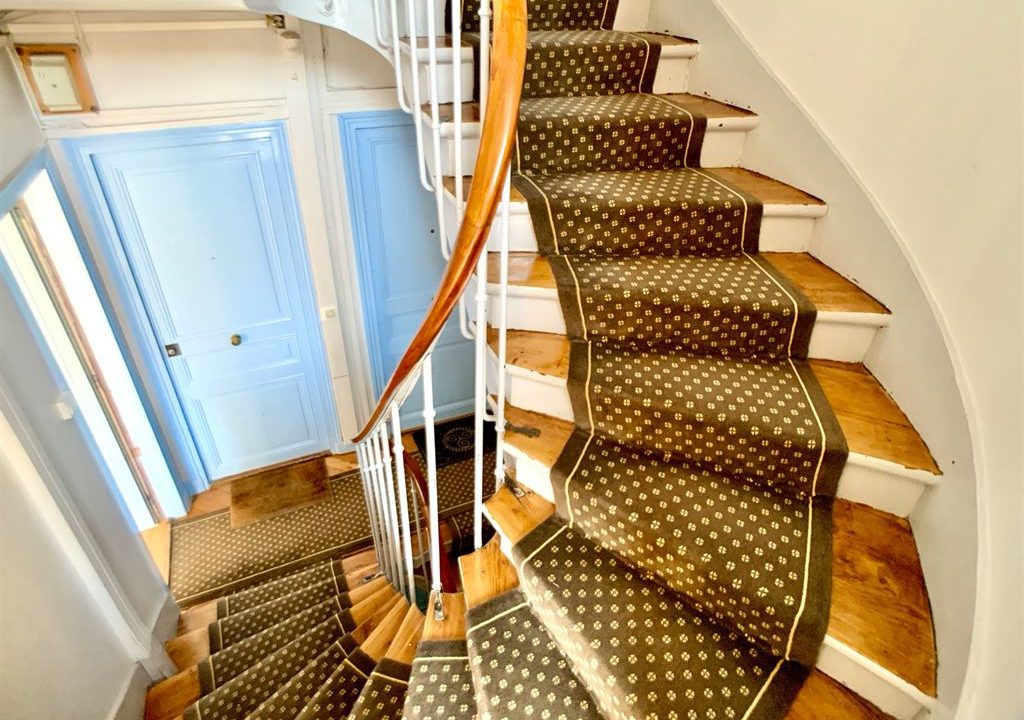 1024_iBWMLcxJ01t6XuYpELnuzDypUMj_fbVIdRsBkg9ZR94